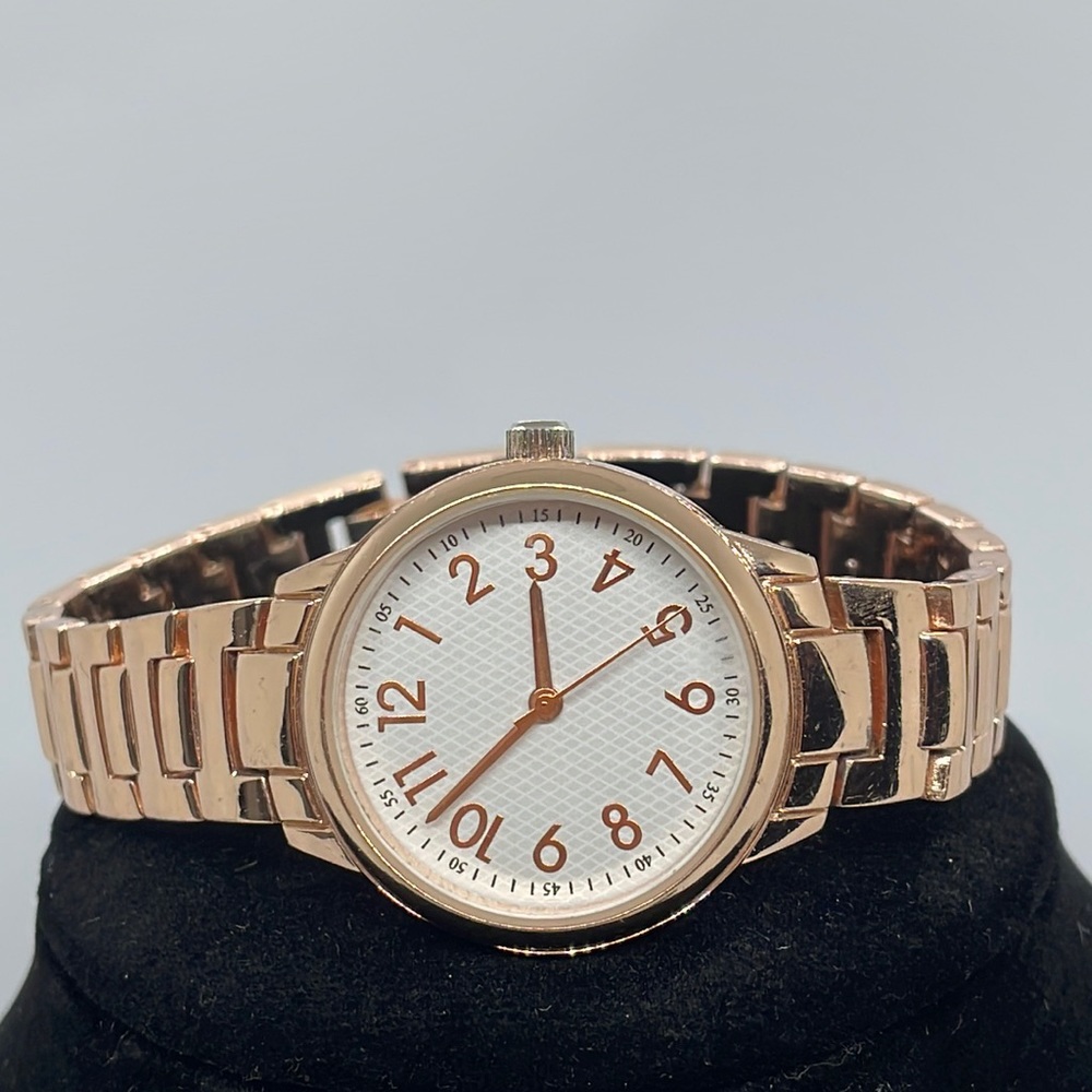 Accutime rose gold watch - Picture 2 of 4